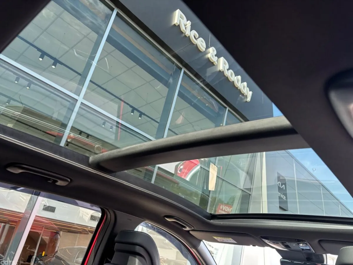 Kia Sportage MPV, Diesel Hybrid, 2024, Red