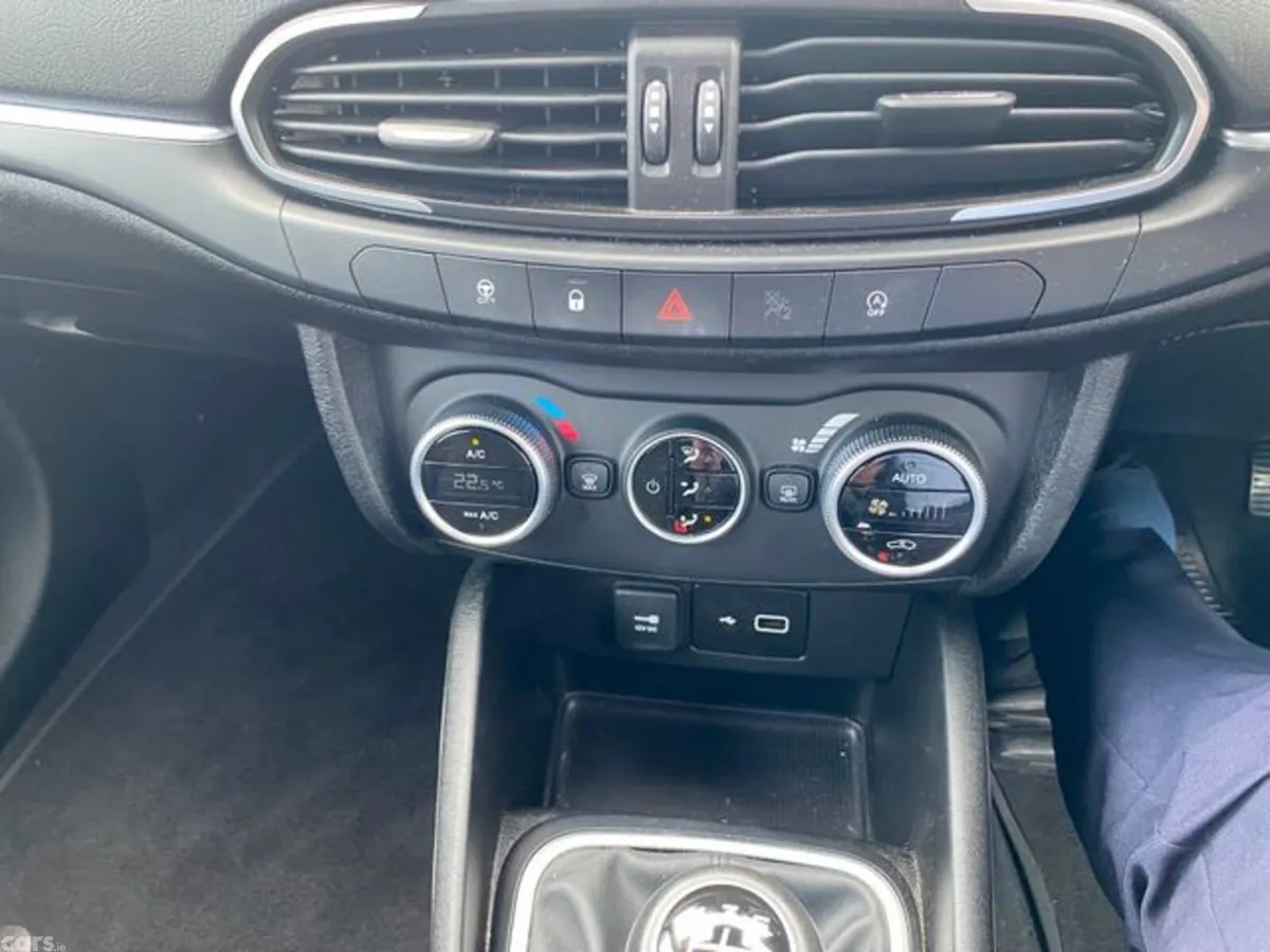 Fiat Tipo Hatchback, Petrol, 2023, Silver