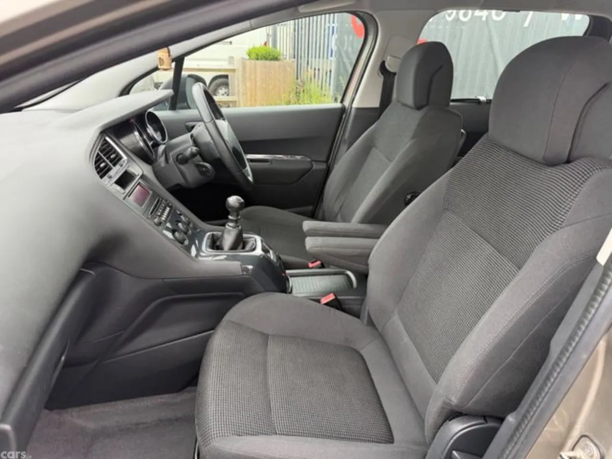 Peugeot 5008 MPV, Diesel, 2015, Grey