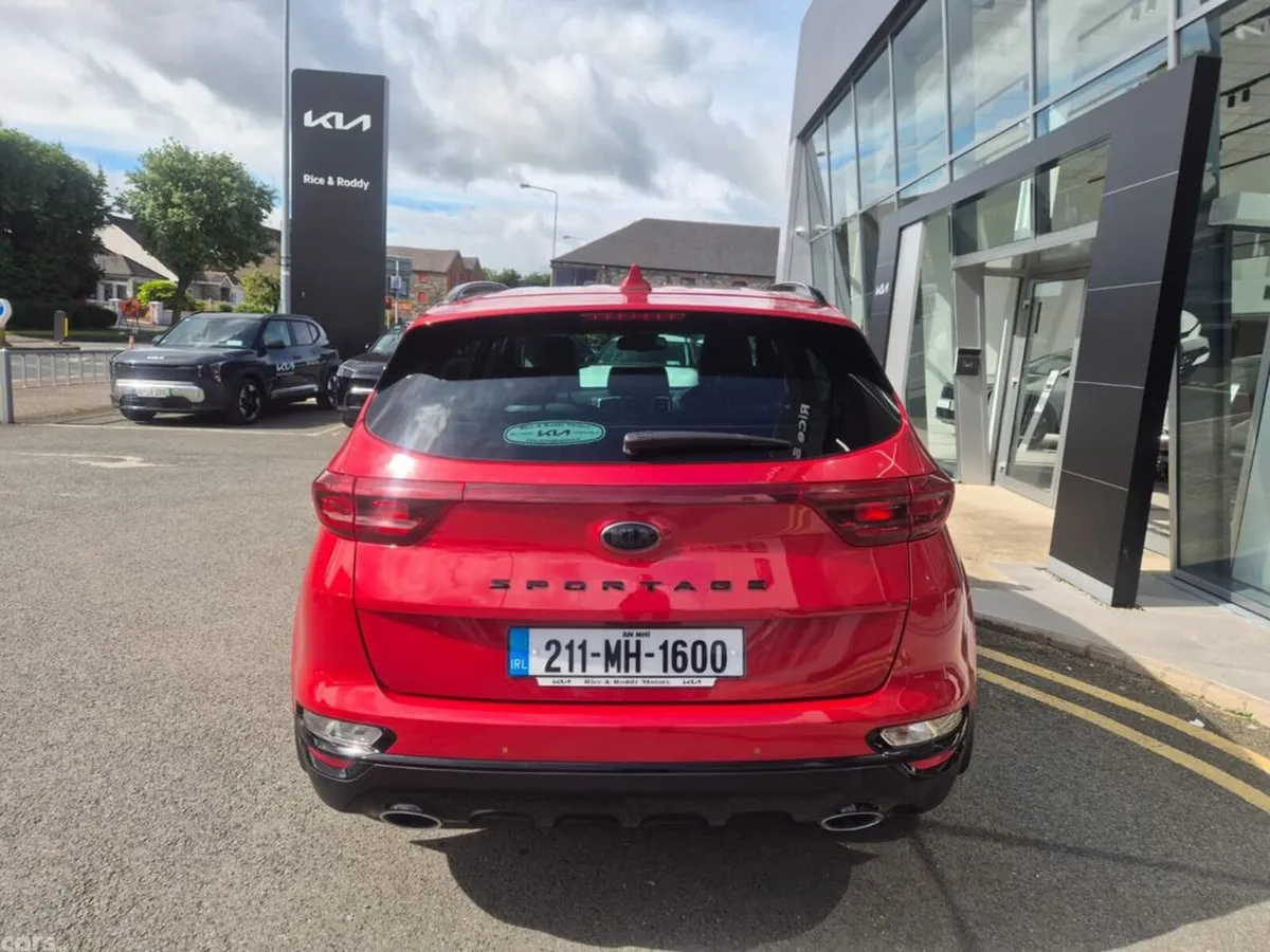 Kia Sportage MPV, Diesel Hybrid, 2021, Red