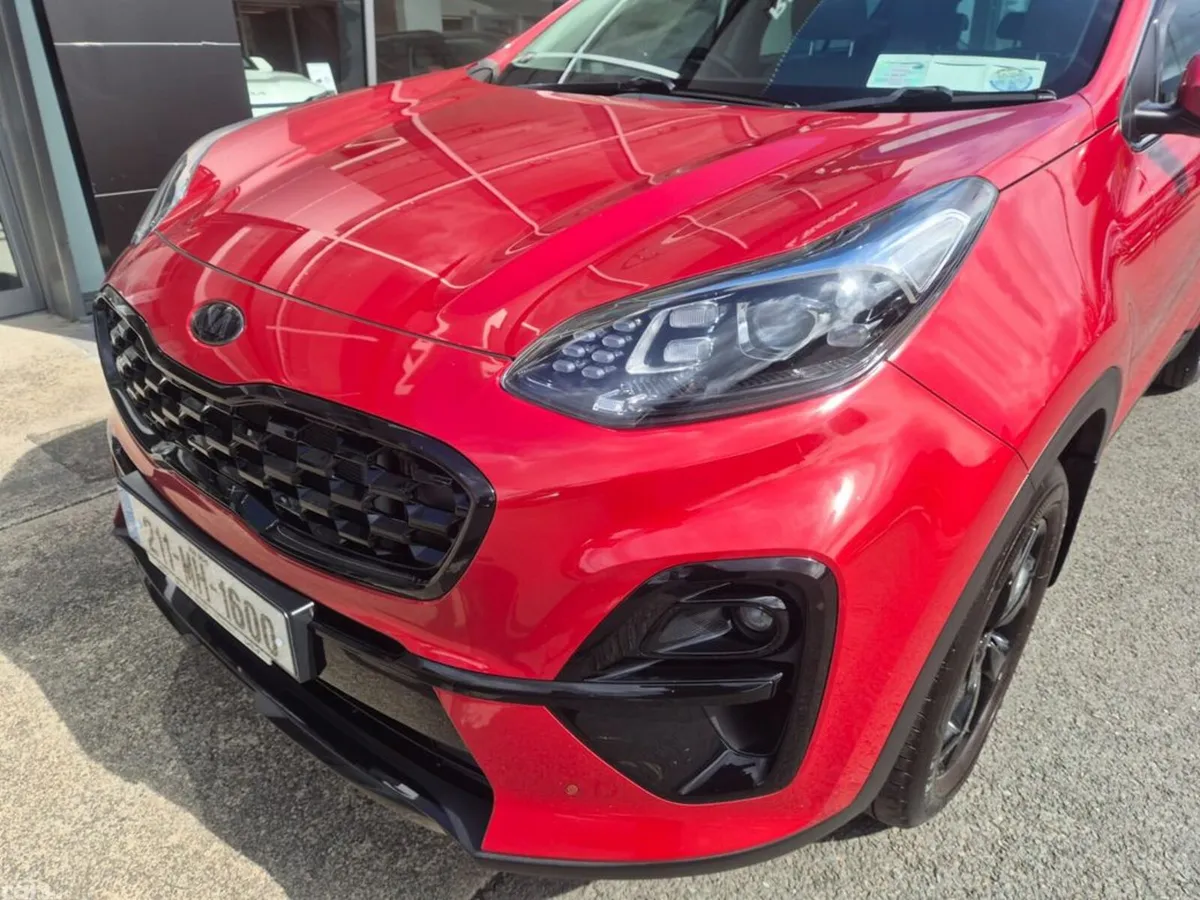 Kia Sportage MPV, Diesel Hybrid, 2021, Red