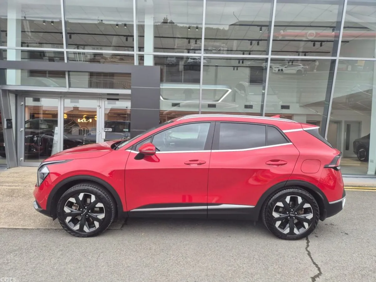 Kia Sportage MPV, Petrol Plug-in Hybrid, 2023, Red