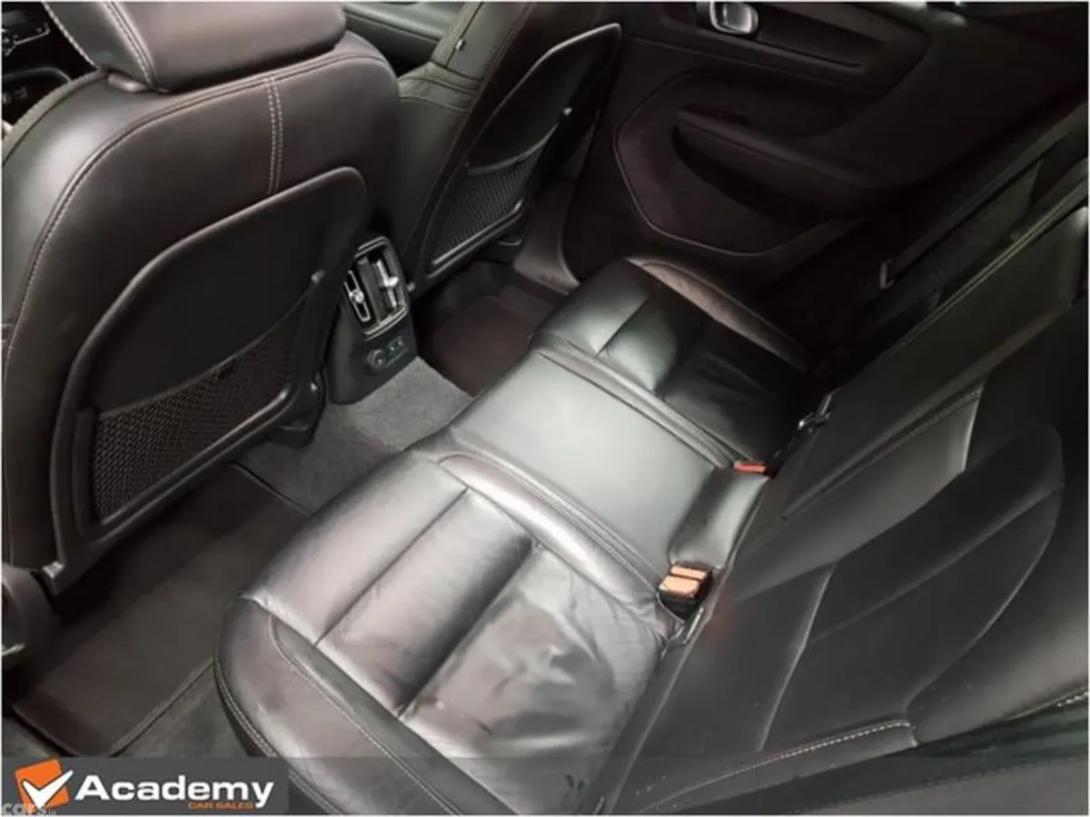 Volvo XC40 Estate, Petrol Plug-in Hybrid, 2023, Black