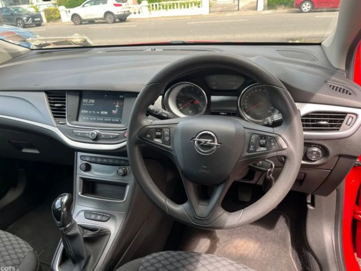 Opel Astra Hatchback, Petrol, 2019, Red