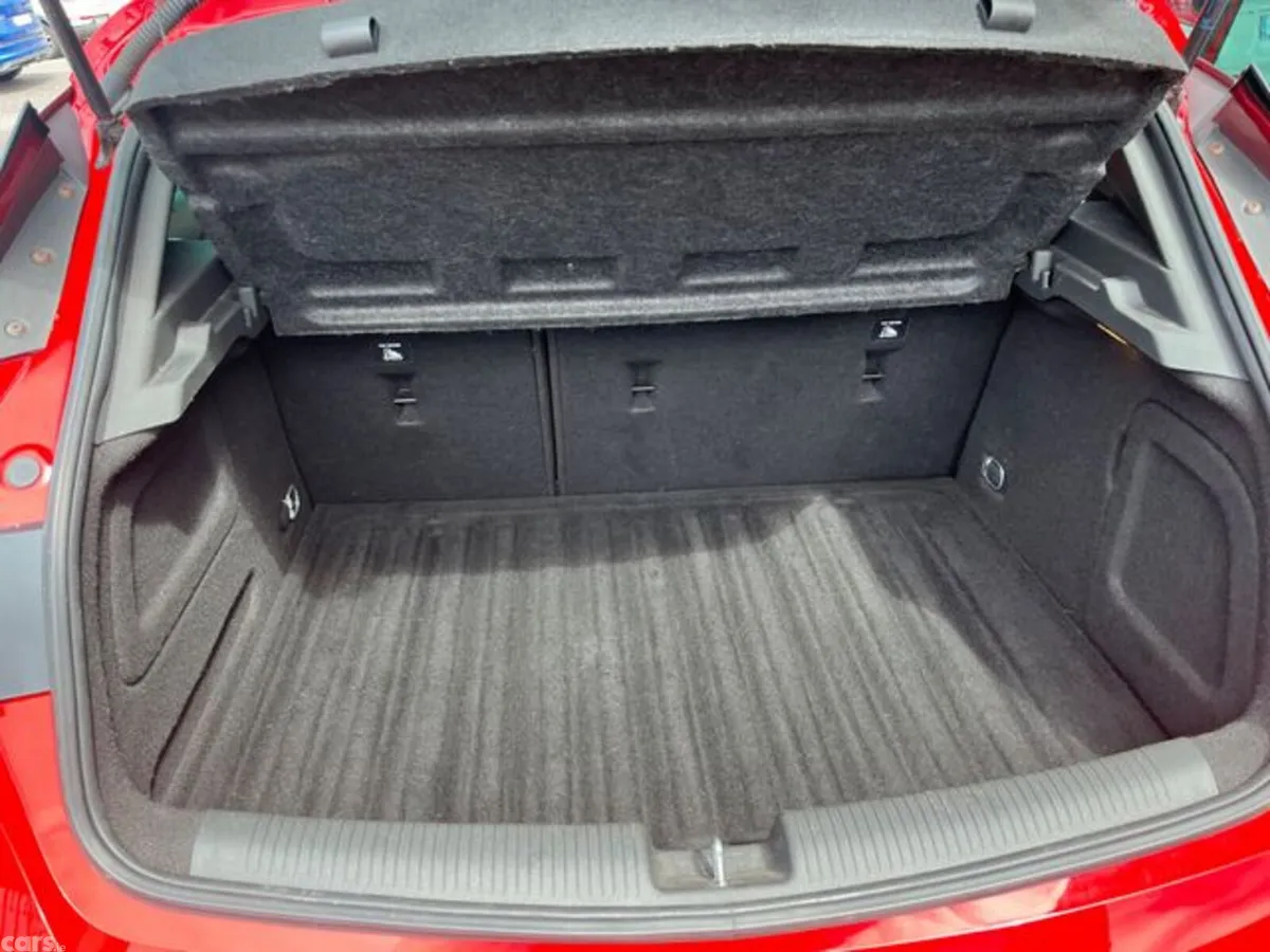 Opel Astra Hatchback, Petrol, 2019, Red