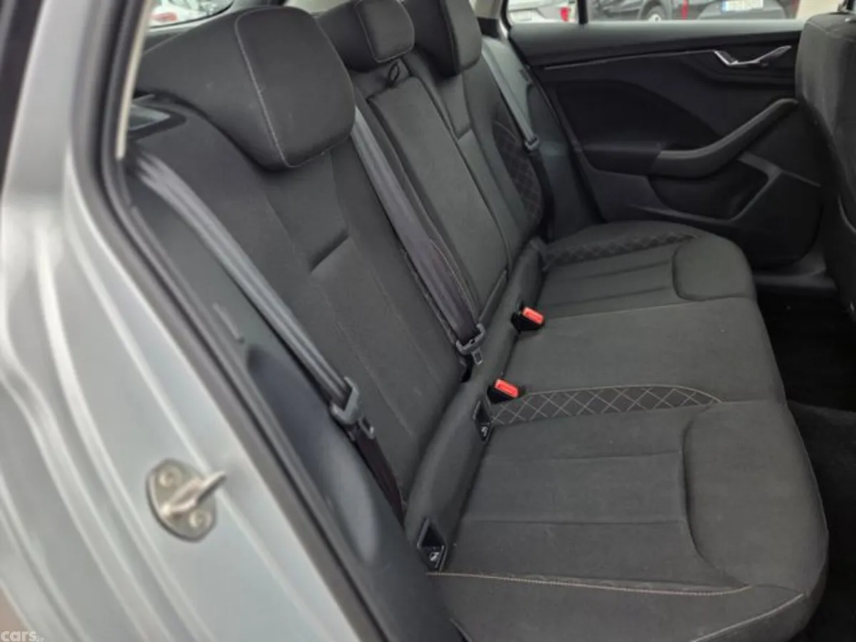 Skoda Kamiq Hatchback, Petrol, 2023, Grey