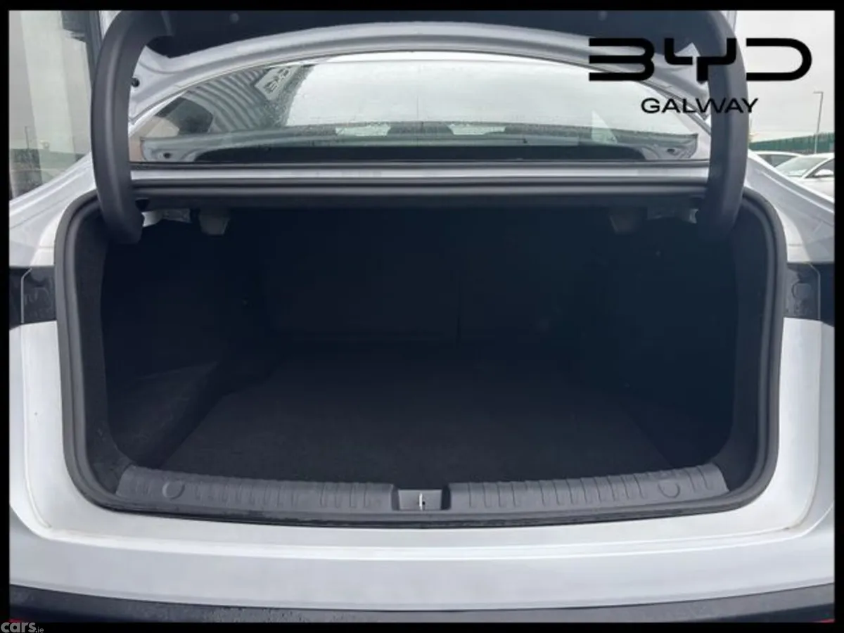 BYD Seal 6 Saloon, Petrol Plug-in Hybrid, 2026, White