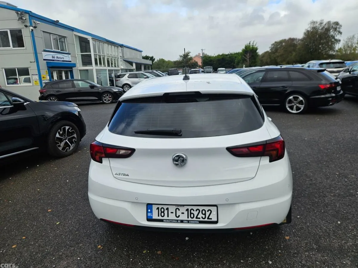 Vauxhall Astra Hatchback, Petrol, 2018, White