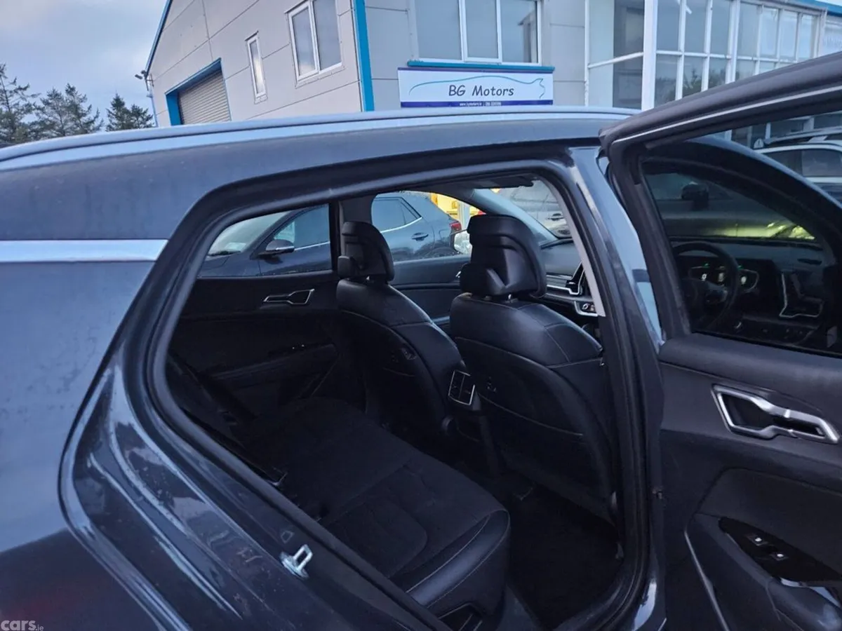 Kia Sportage SUV, Diesel Hybrid, 2023, Grey