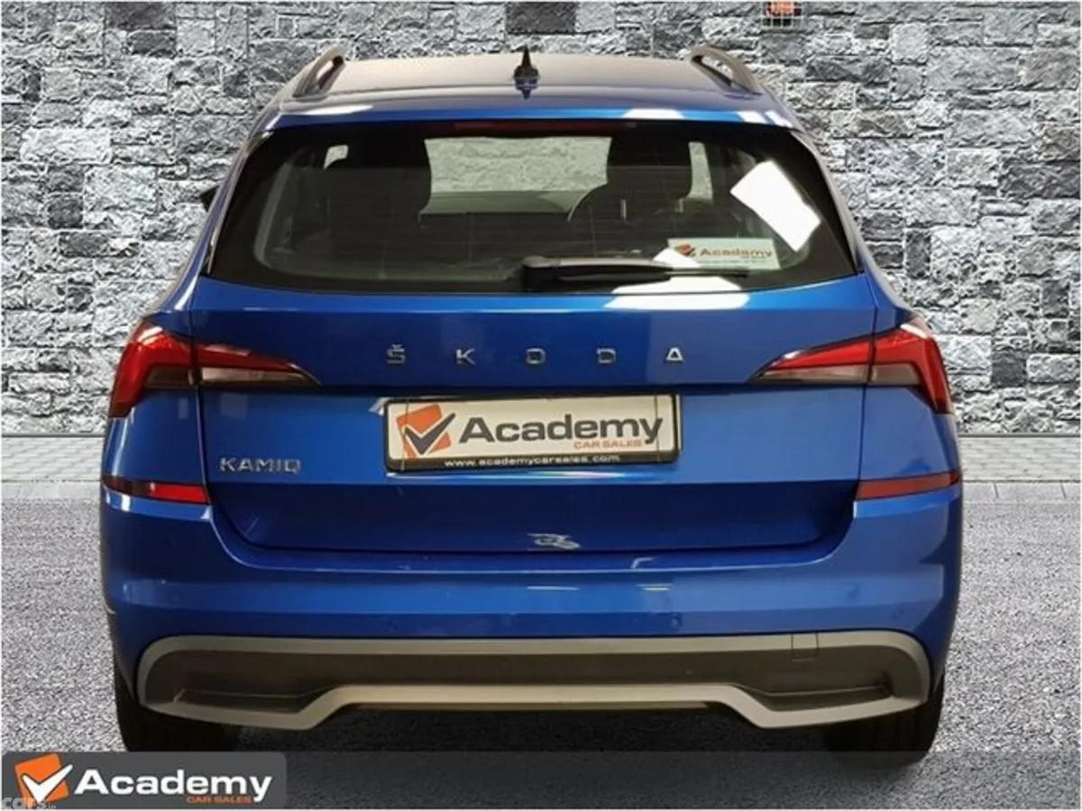 Skoda Kamiq Hatchback, Petrol, 2023, Blue