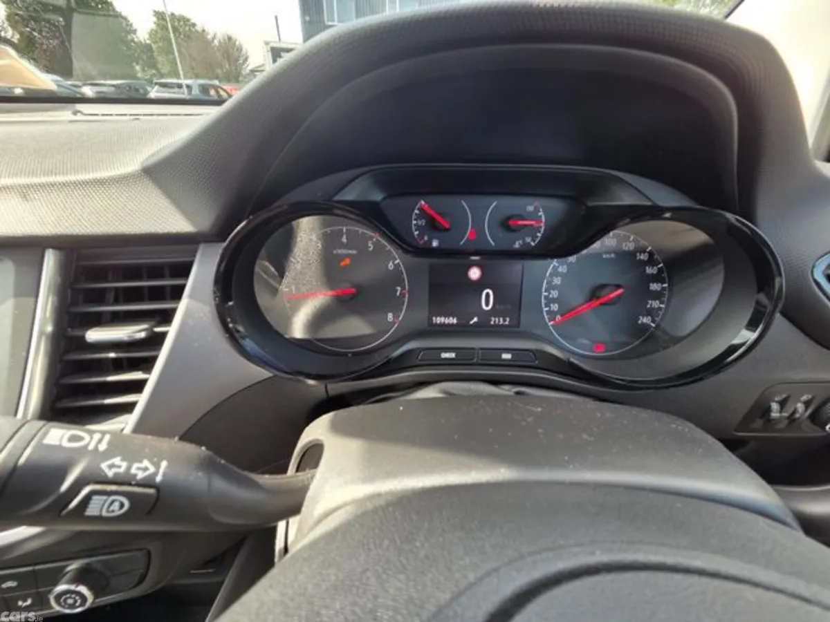 Opel Crossland MPV, Diesel, 2022, Grey