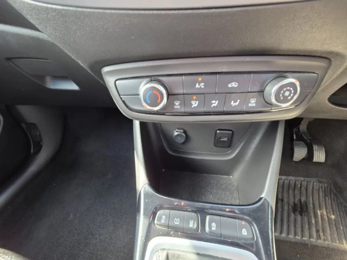 Opel Crossland MPV, Diesel, 2022, Grey