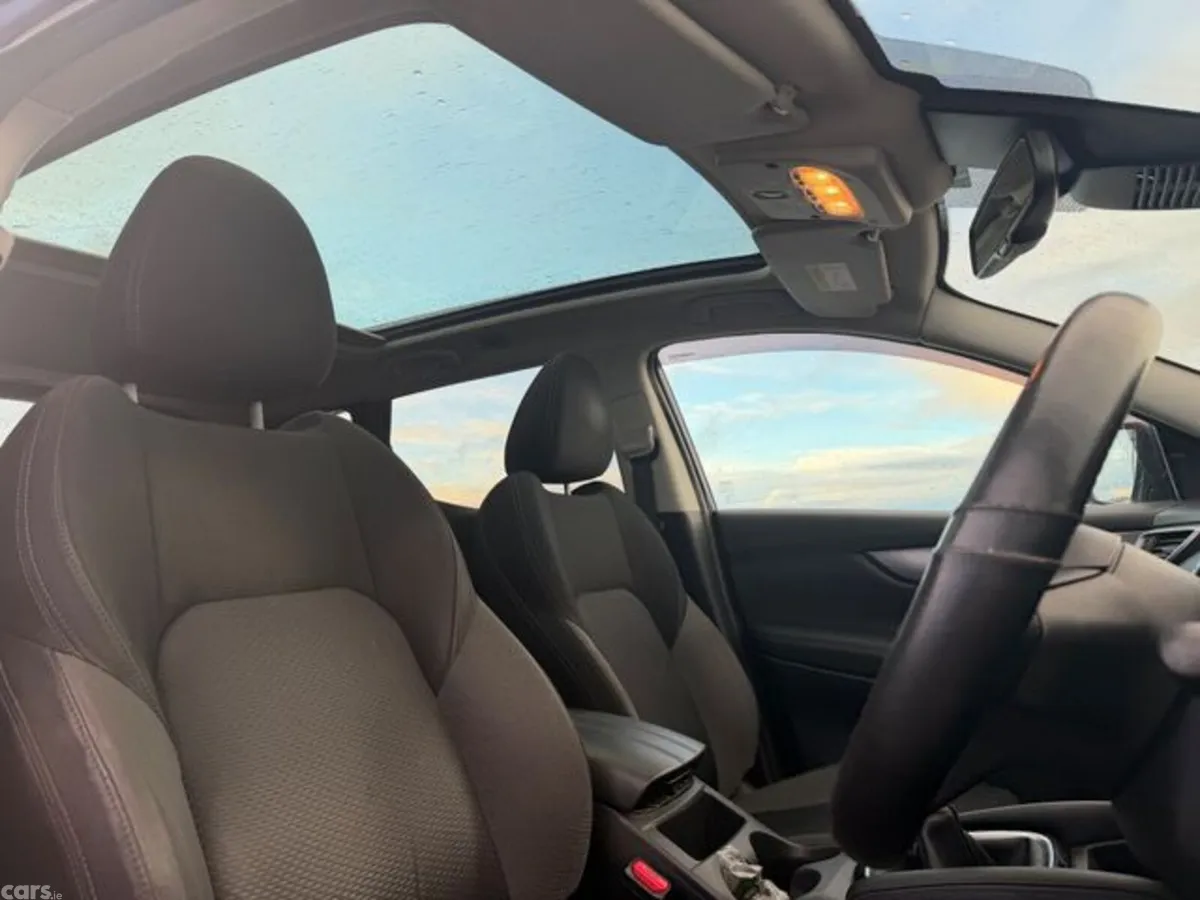 Nissan Qashqai Hatchback, Diesel, 2019, Blue