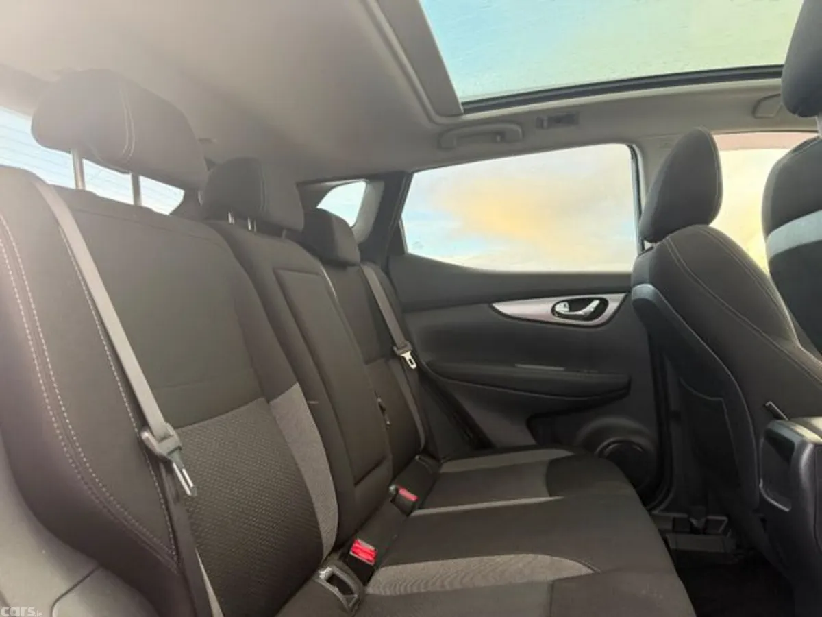 Nissan Qashqai Hatchback, Diesel, 2019, Blue