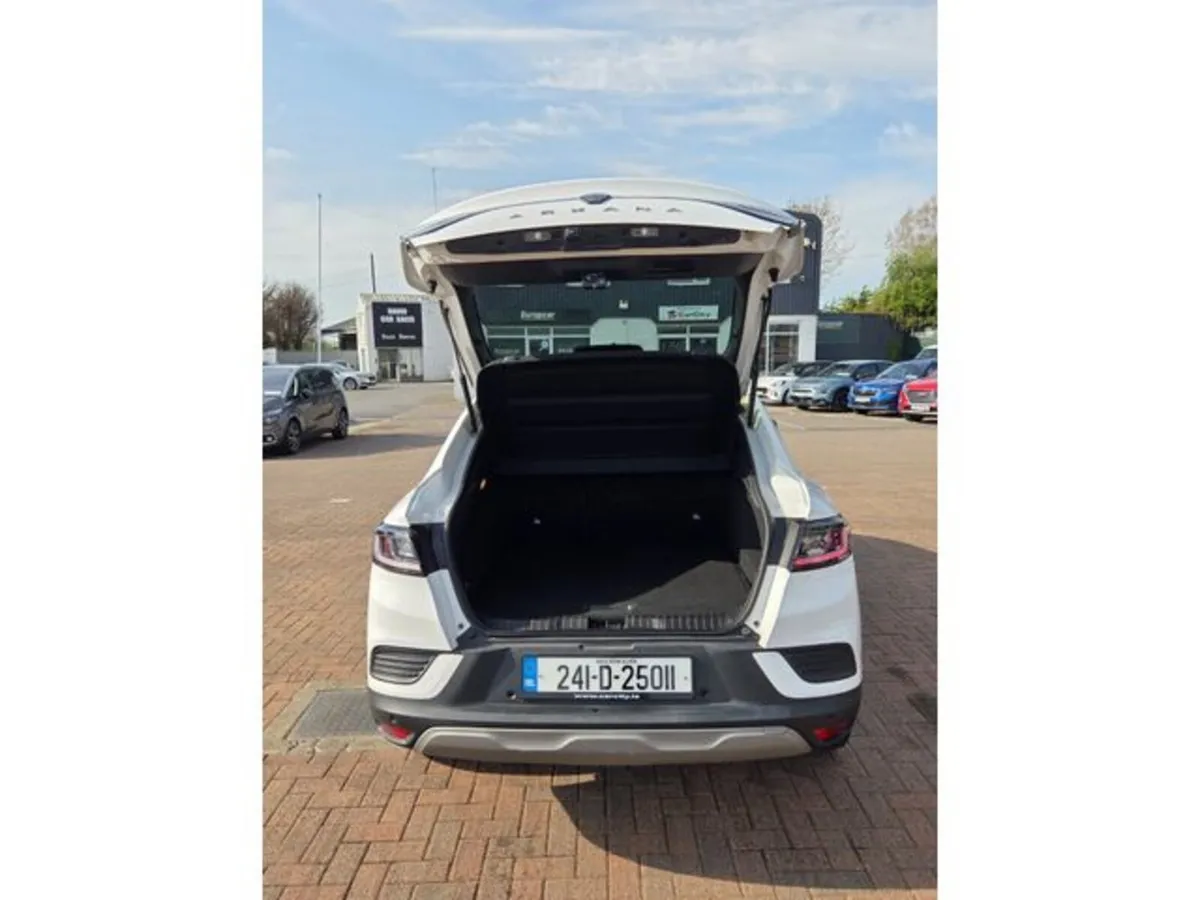 Renault Arkana Hatchback, Petrol, 2024, White