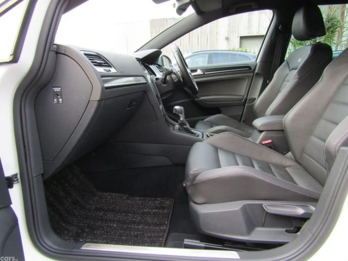 Volkswagen Golf Estate, Petrol, 2015, White