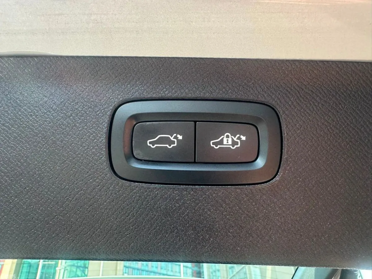 Volvo XC90 Estate, Petrol Plug-in Hybrid, 2024, Grey