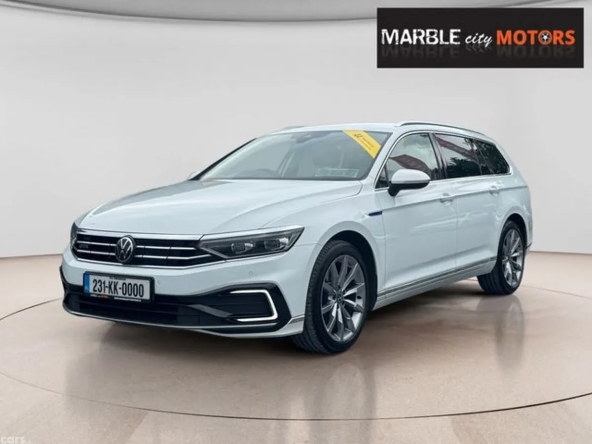 Volkswagen Passat Estate, Petrol Plug-in Hybrid, 2023, White