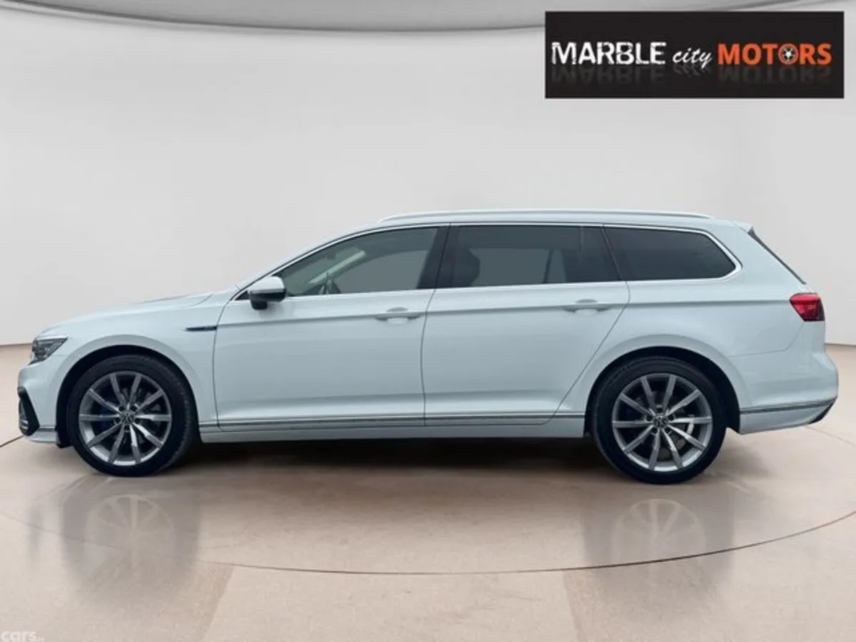 Volkswagen Passat Estate, Petrol Plug-in Hybrid, 2023, White