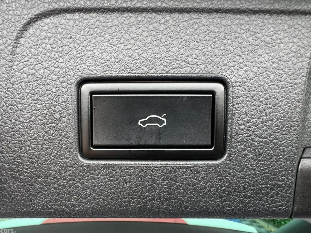 Volkswagen Passat Estate, Diesel, 2018, White