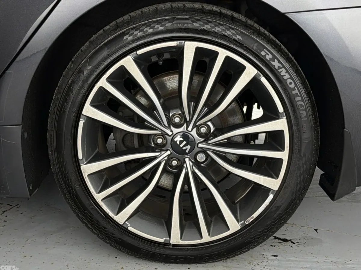 Kia Stinger Saloon, Diesel, 2019, Grey