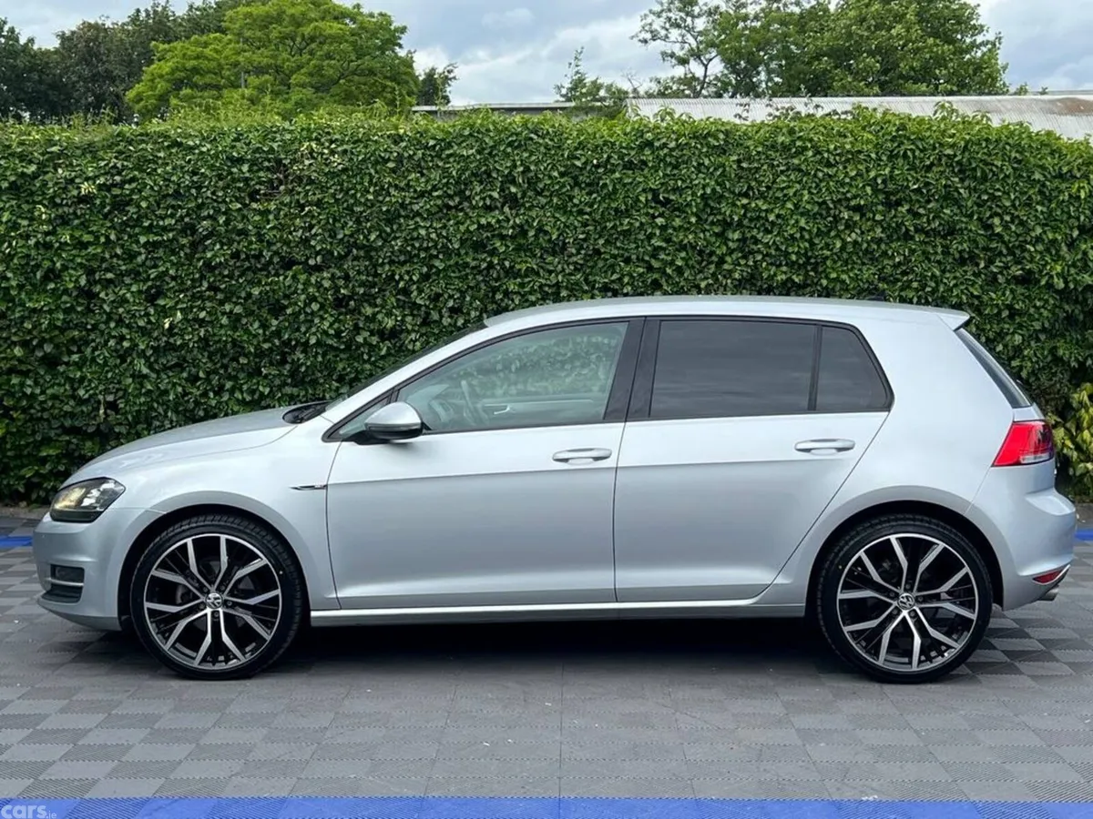 Volkswagen Golf Hatchback, Petrol, 2016, Silver