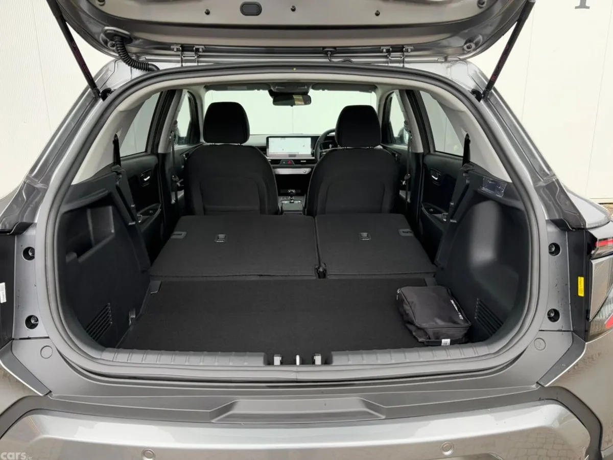 Kia Stonic Hatchback, Petrol, 2027, Grey