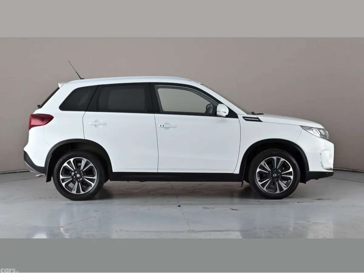 Suzuki Vitara SUV, Petrol Hybrid, 2023, White