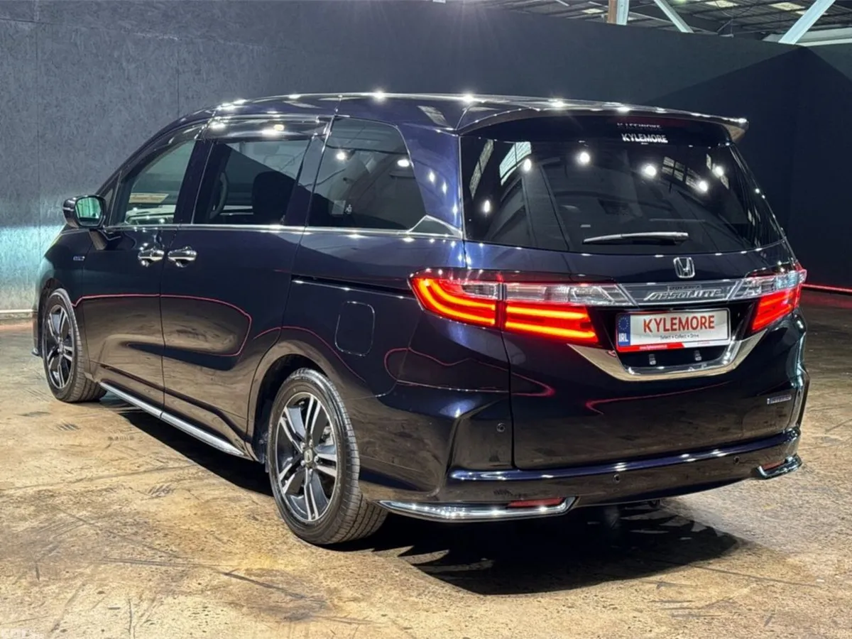 Honda Odyssey MPV, Petrol Hybrid, 2016, Blue
