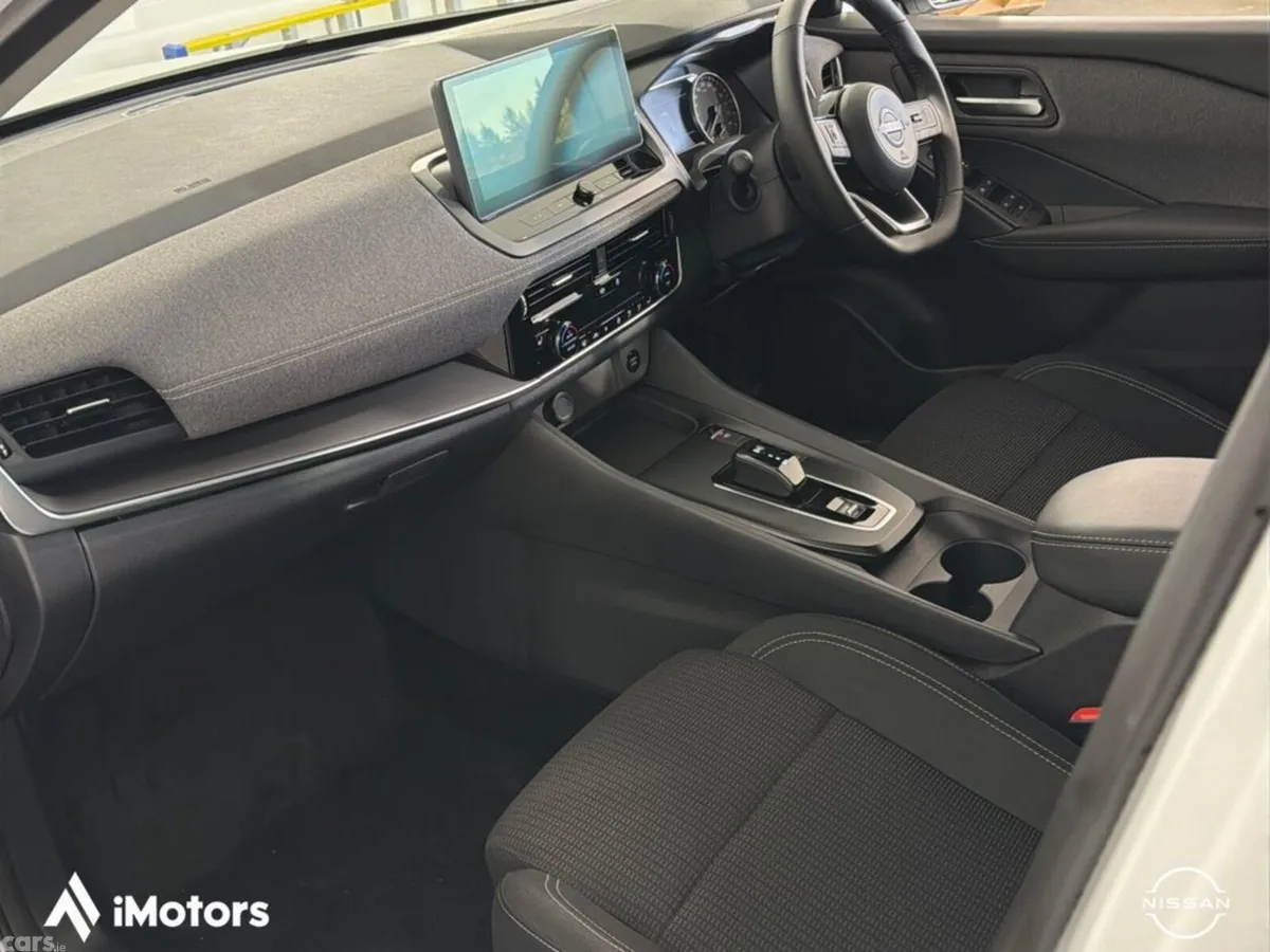 Nissan Qashqai SUV, Petrol Hybrid, 2027, White