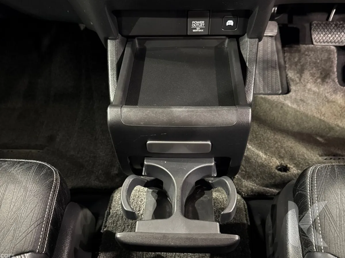 Honda Odyssey MPV, Petrol Hybrid, 2016, Blue