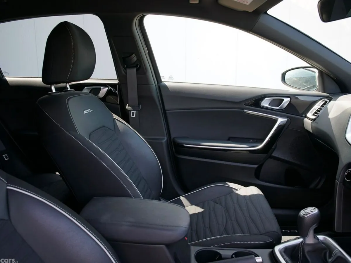 Kia Ceed Hatchback, Petrol, 2025, Black