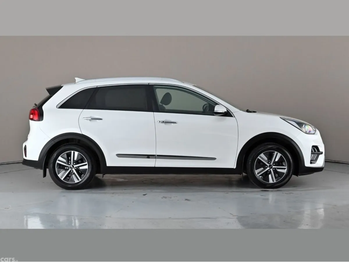 Kia Niro Hatchback, Petrol Plug-in Hybrid, 2021, White