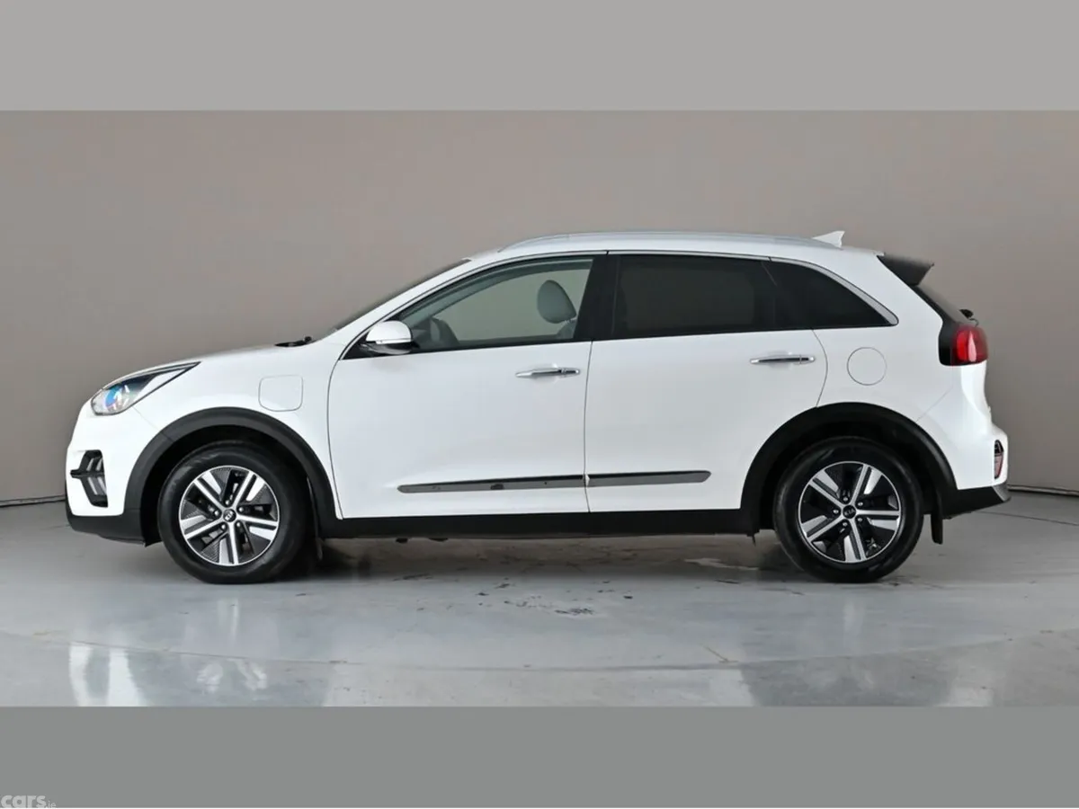 Kia Niro Hatchback, Petrol Plug-in Hybrid, 2021, White