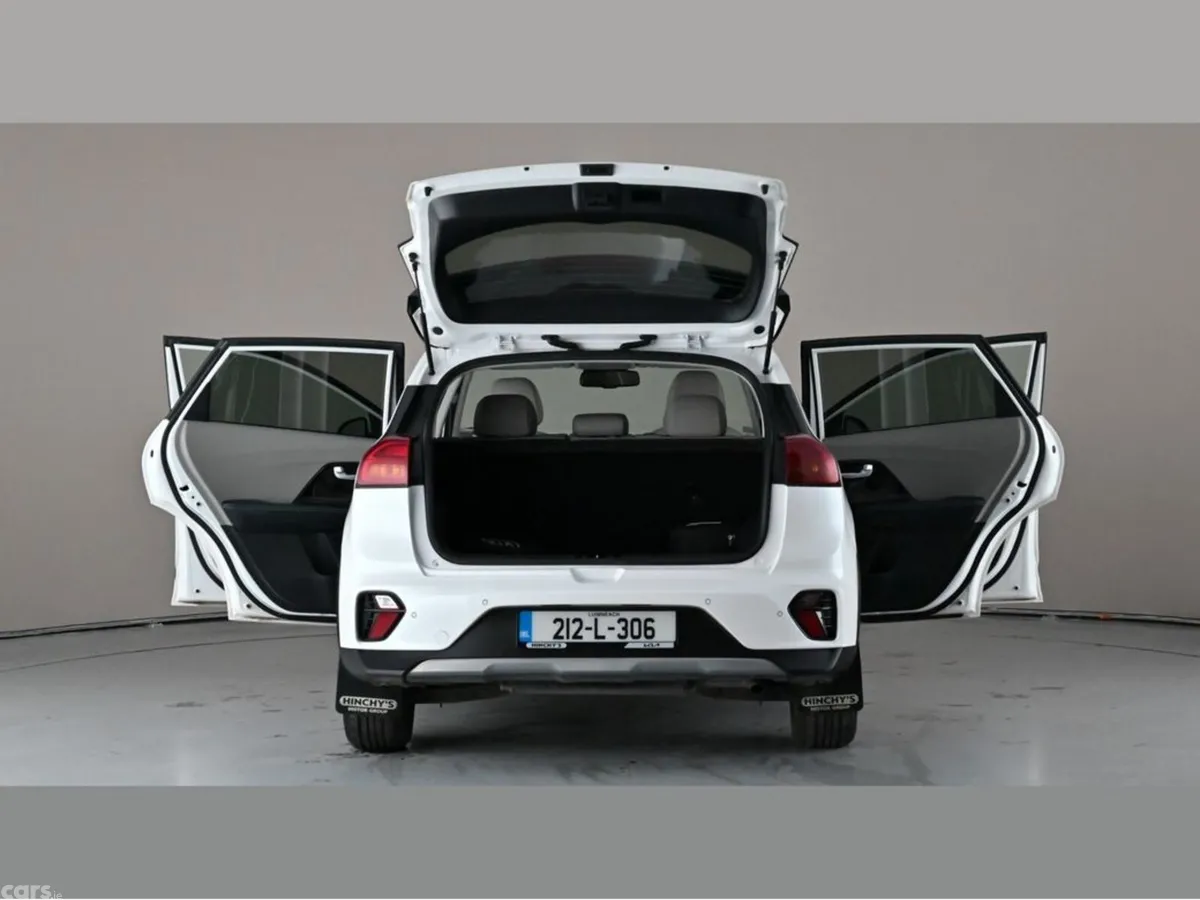 Kia Niro Hatchback, Petrol Plug-in Hybrid, 2021, White
