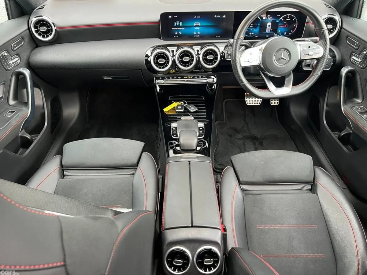 Mercedes-Benz A-Class Hatchback, Diesel, 2019, Yellow