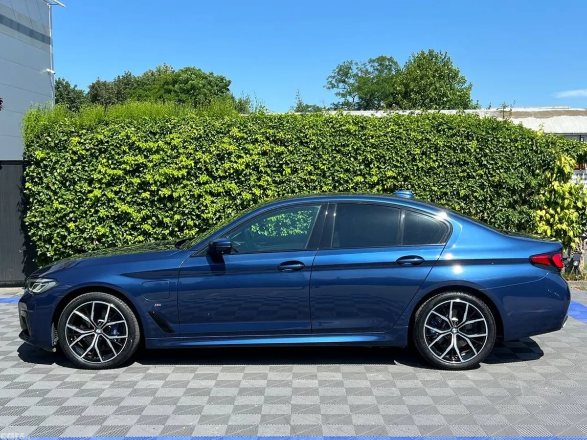 BMW 5-Series Saloon, Petrol Plug-in Hybrid, 2020, Blue