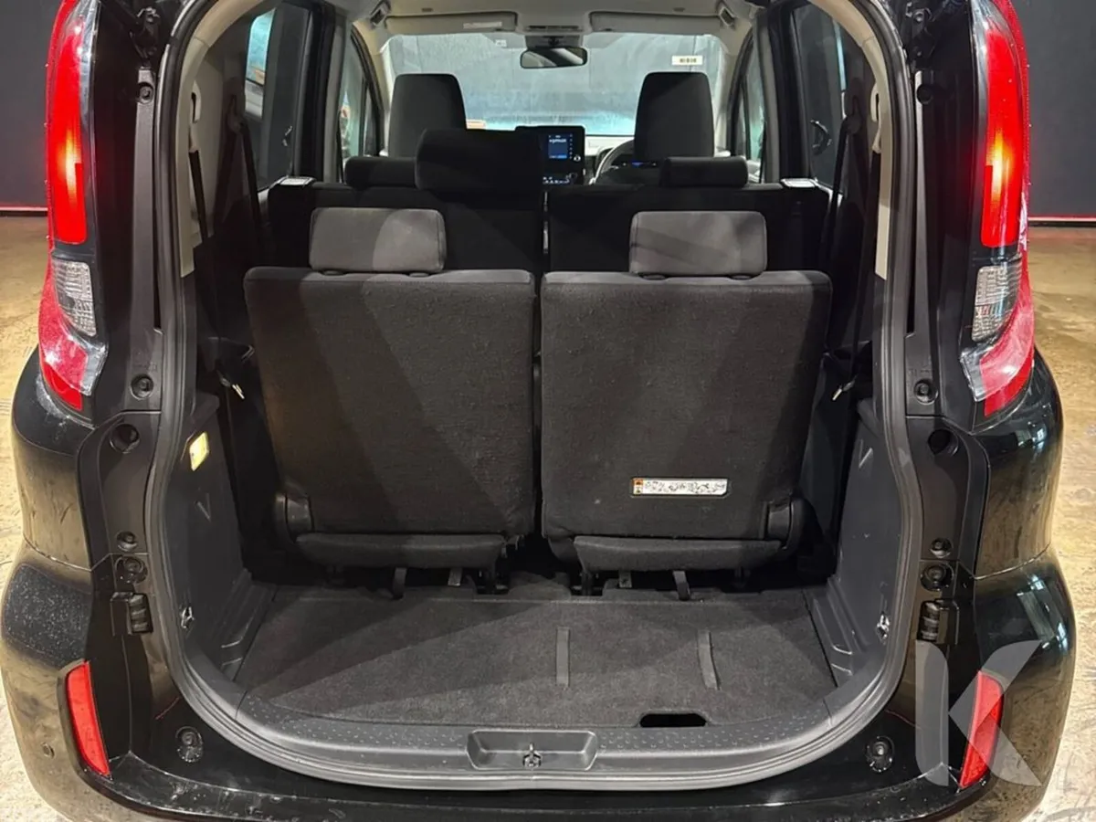 Toyota Sienta MPV, Petrol Hybrid, 2023, Black