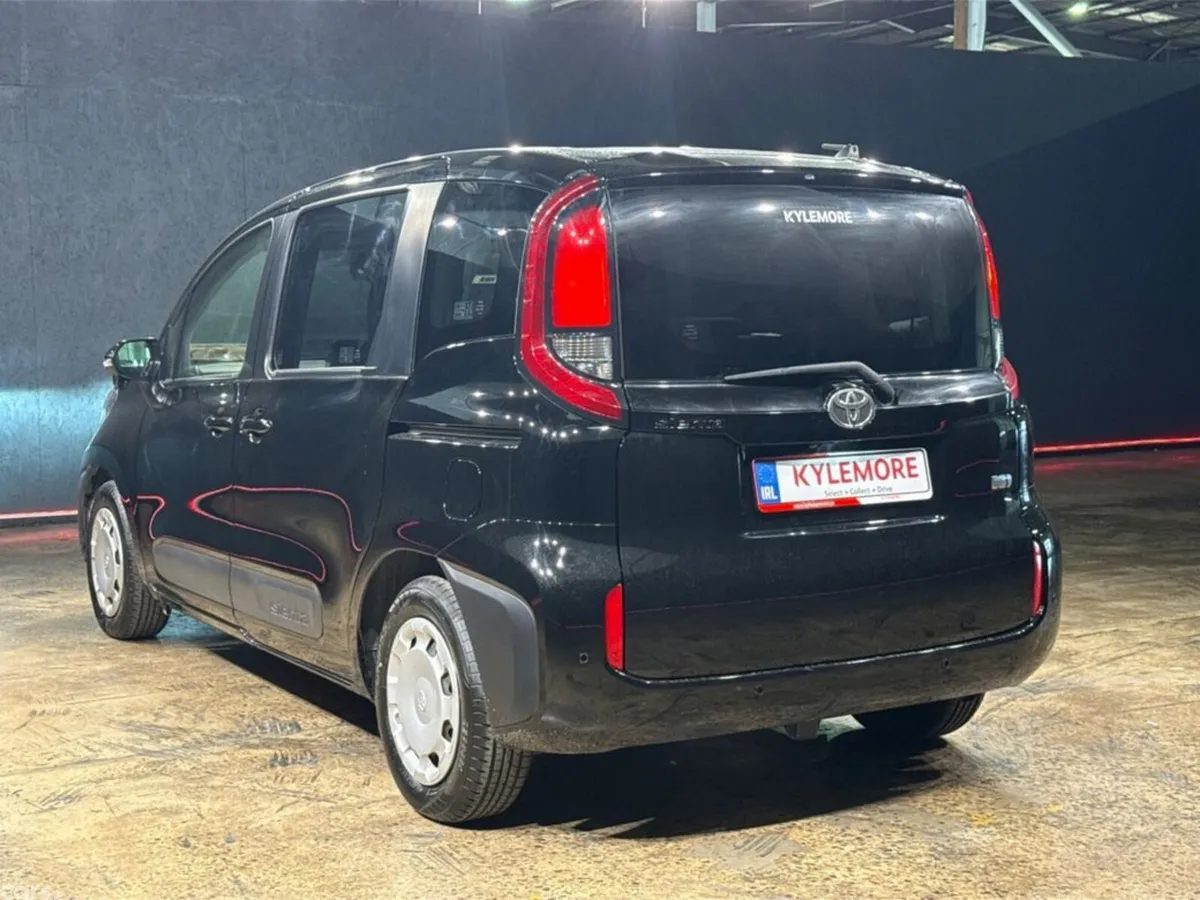 Toyota Sienta MPV, Petrol Hybrid, 2023, Black