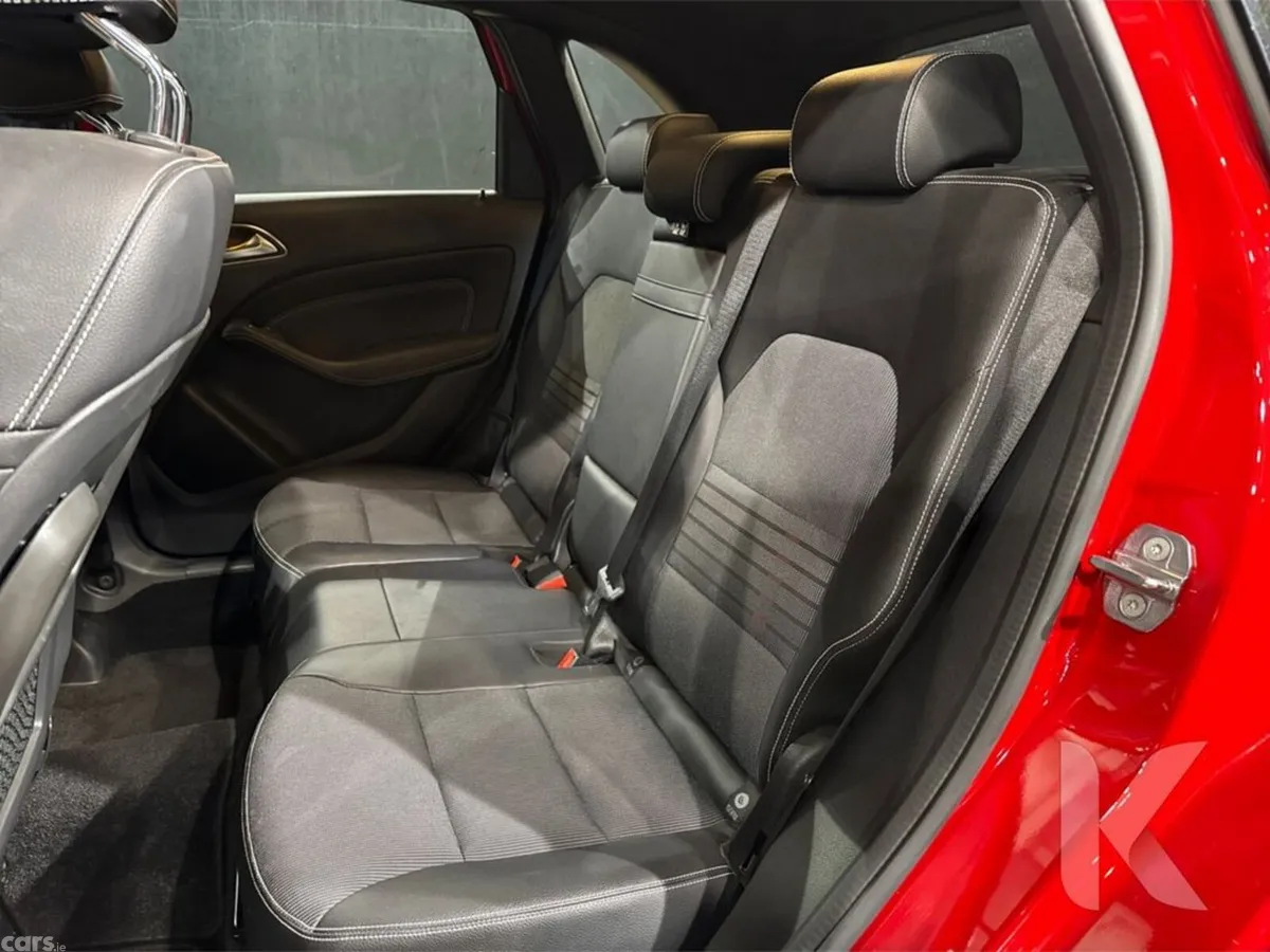 Mercedes-Benz B-Class Hatchback, Petrol, 2018, Red