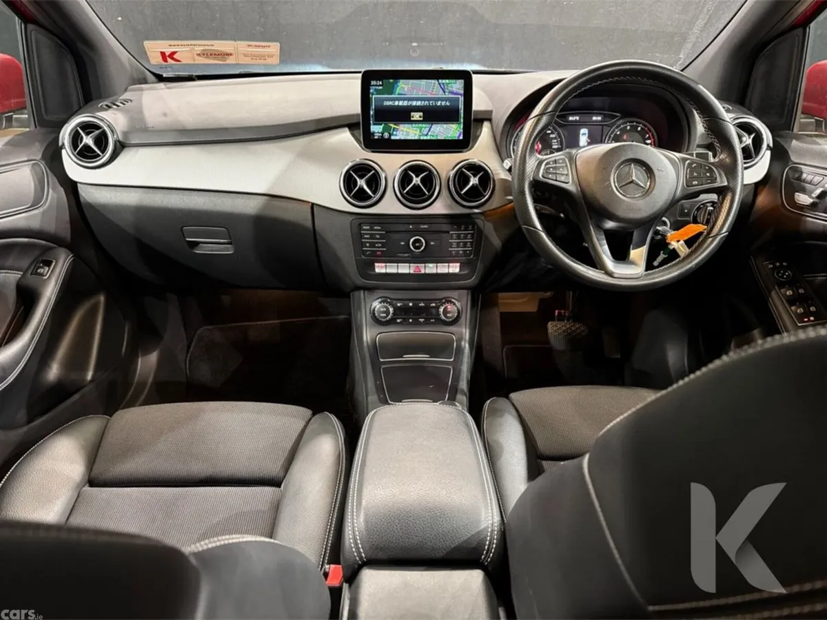 Mercedes-Benz B-Class Hatchback, Petrol, 2018, Red
