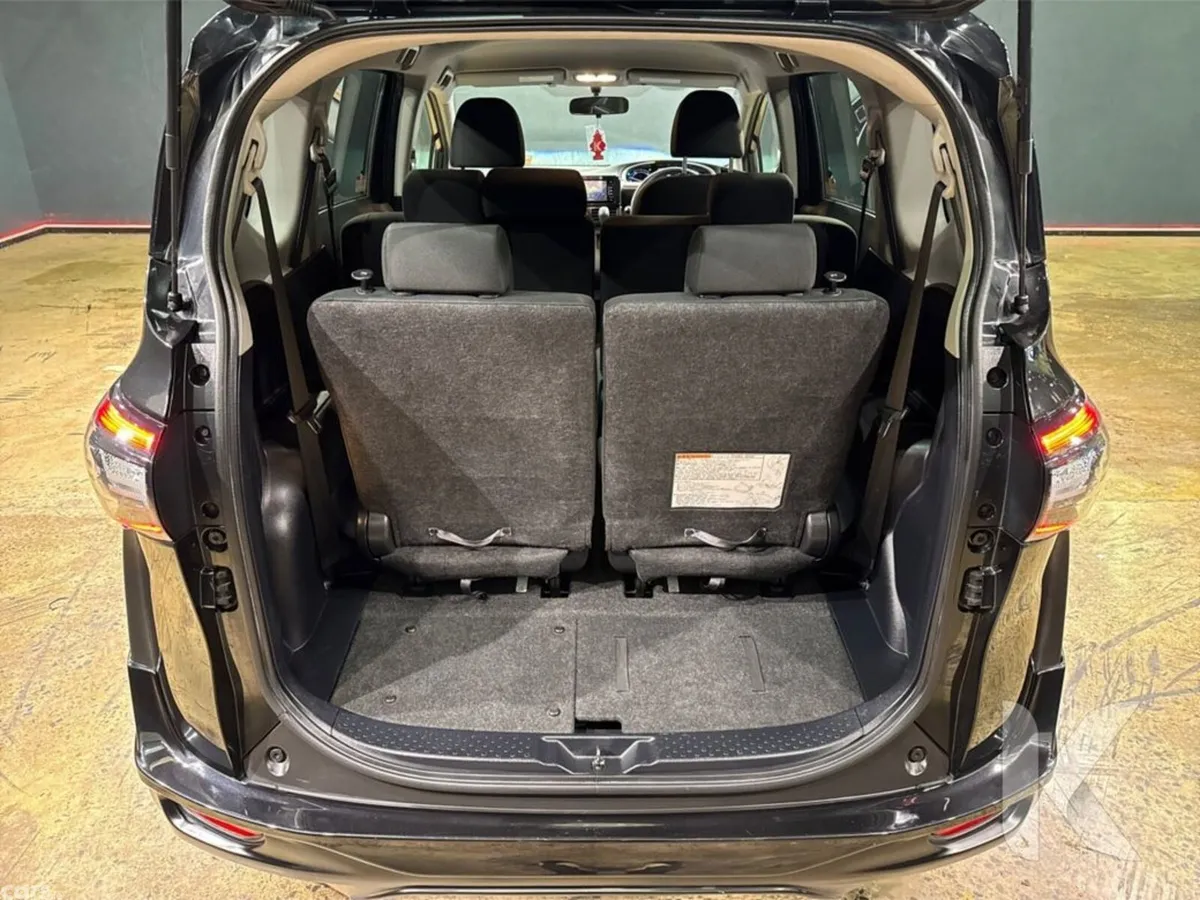 Toyota Sienta MPV, Petrol Hybrid, 2017, Black