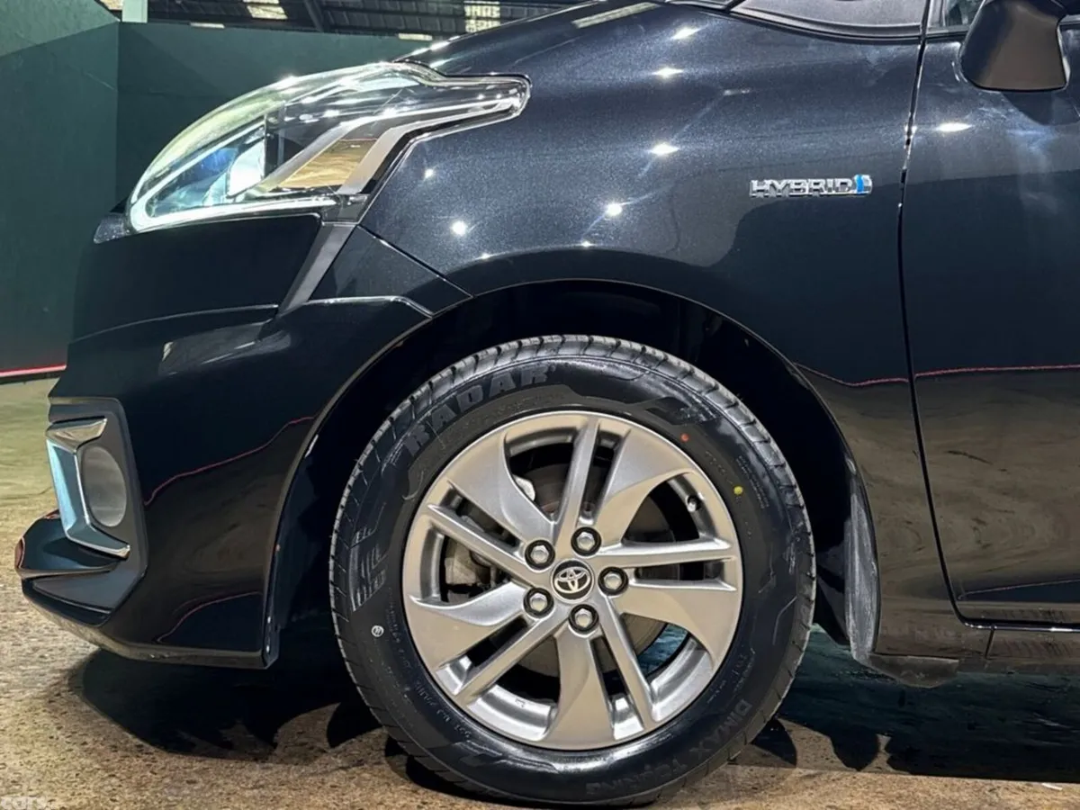 Toyota Sienta MPV, Petrol Hybrid, 2017, Black