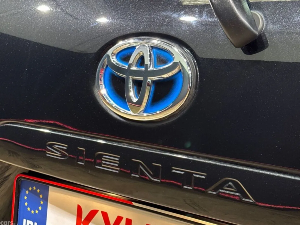 Toyota Sienta MPV, Petrol Hybrid, 2017, Black