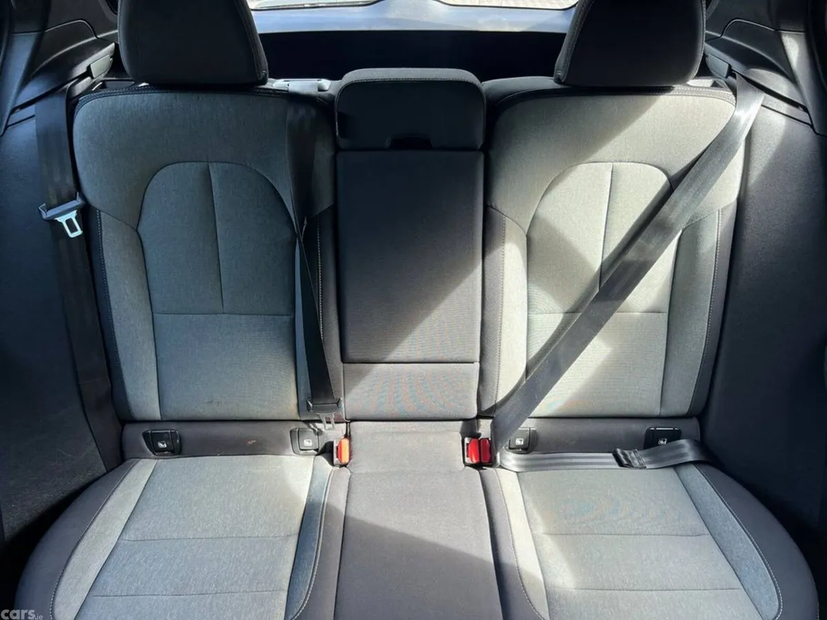 Volvo XC40 SUV, Petrol Plug-in Hybrid, 2022, Grey