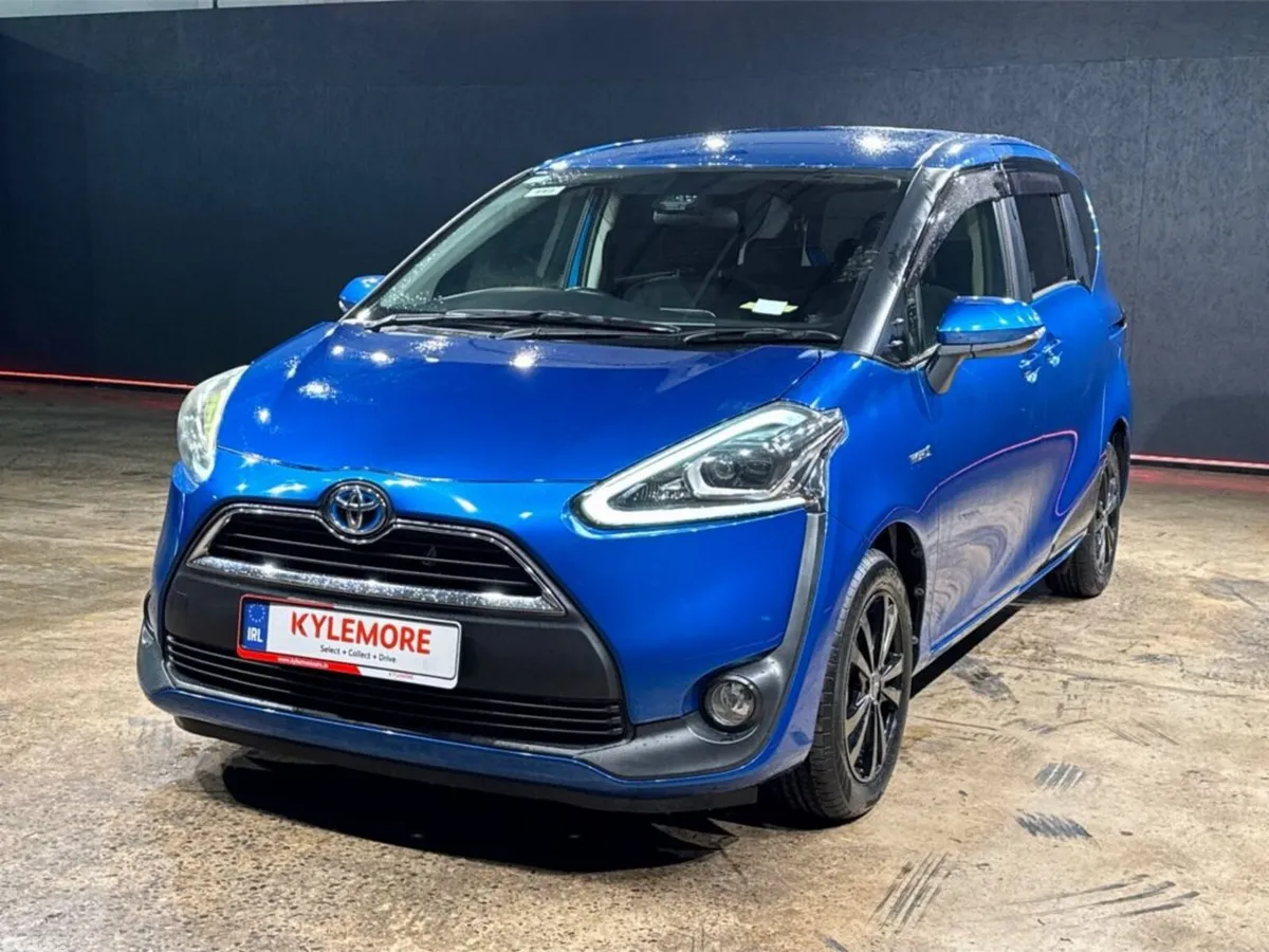 Toyota Sienta MPV, Petrol Hybrid, 2017, Blue