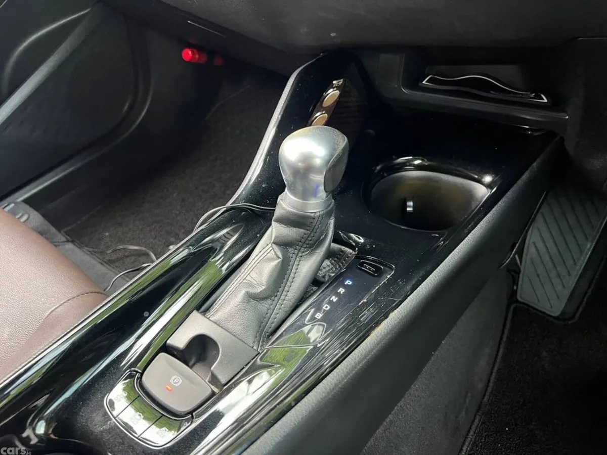 Toyota C-HR SUV, Petrol Hybrid, 2017, Blue