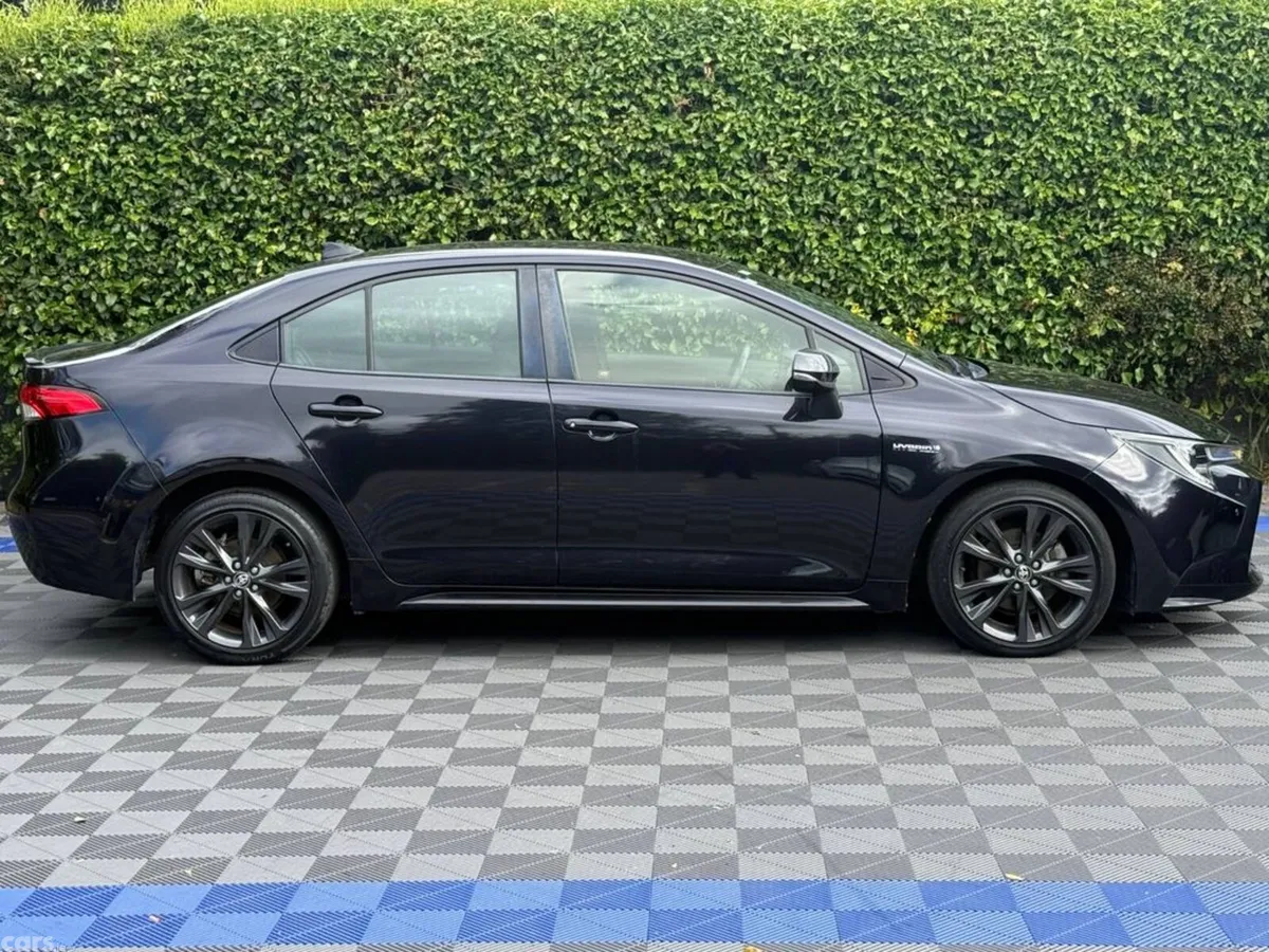 Toyota Corolla Saloon, Petrol Hybrid, 2020, Black