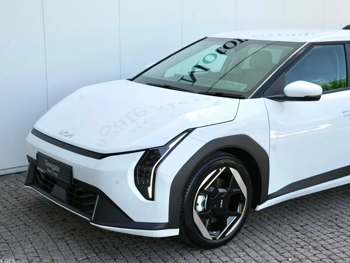 Kia EV4 Hatchback, Electric, 2027, White