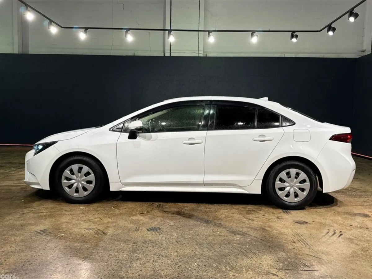 Toyota Corolla Saloon, Petrol Hybrid, 2022, White